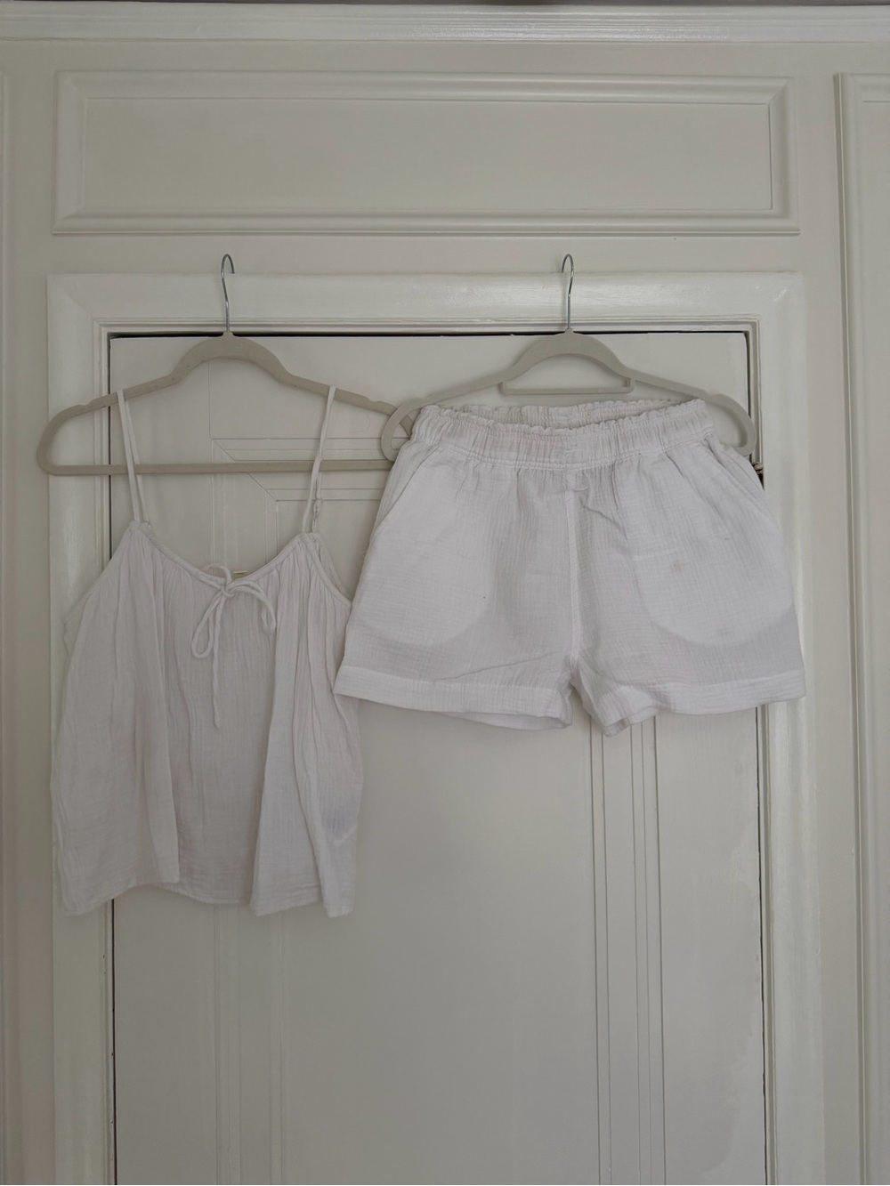 H&M White Cotton Camisole & Elastic Waist Shorts Set